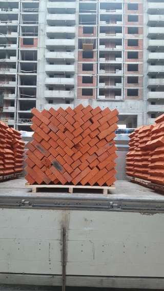 Кирпич разных видов и производителей