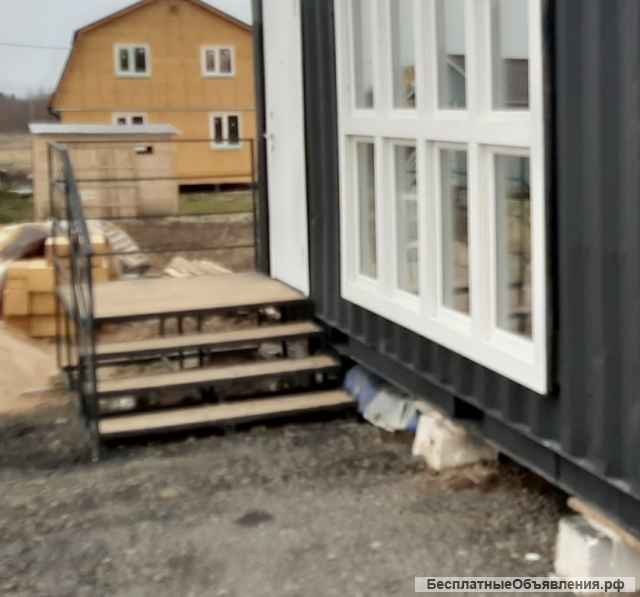 Крыльцо с деревянным покрытием