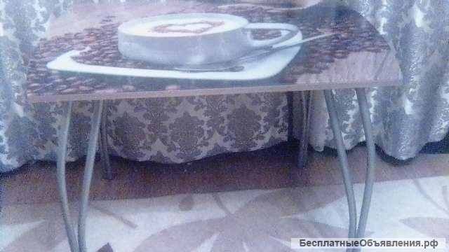 Стол обеденный