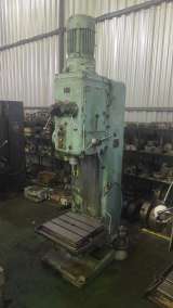 Вертикальный сверлильный станок 2н135