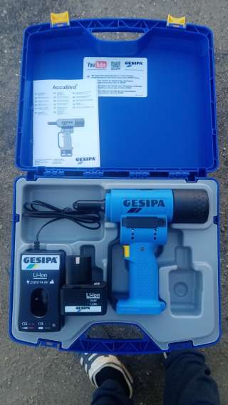 Заклёпочник GESIPA ACCUBIRD