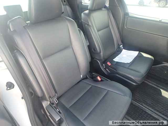 Toyota Esquire ZWR80