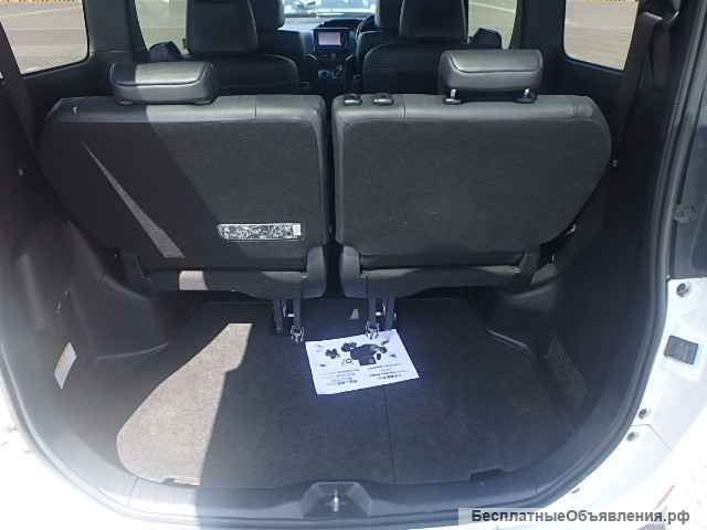 Toyota Esquire ZWR80