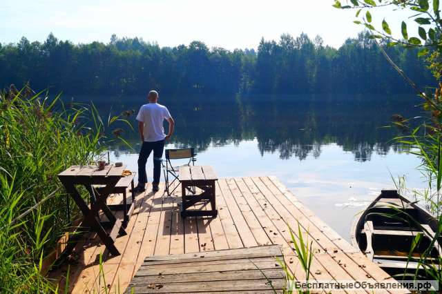 Красивый дом на берегу озера