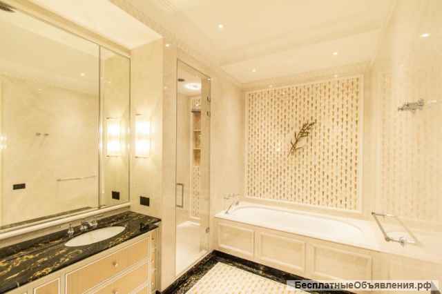 Четырехкомнатная квартира, дизайнерский ремонт, мебель, техника в ЖК "Аристократ"