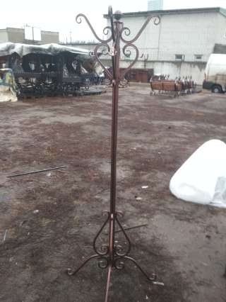 Вешалка напольная металлическая кованая В-1