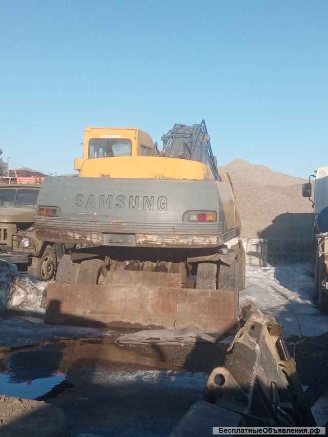 Экскаватор