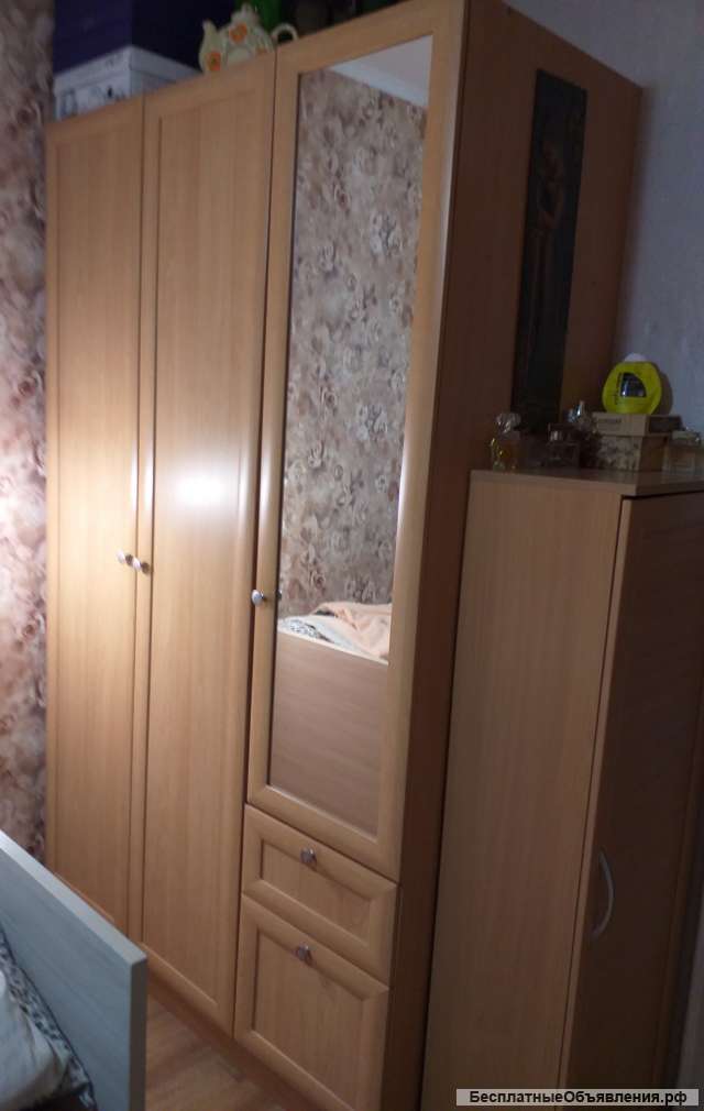 Шкаф 3-х дверный