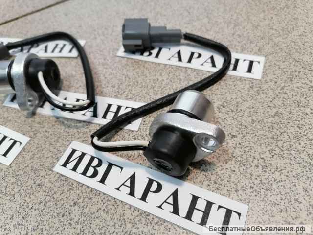 4265372 Датчик оборотов 4265372