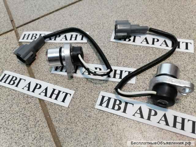 4265372 Датчик оборотов 4265372