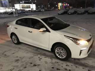 Водитель в такси на постоянную работу