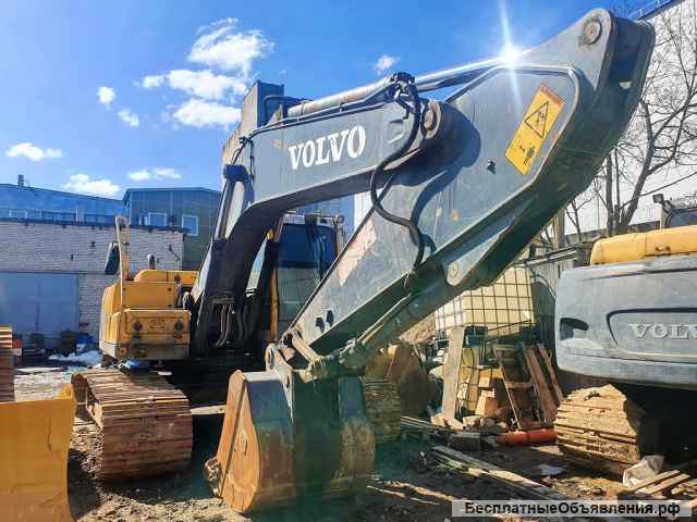 Volvo EC210B LC б/у экскаватор гусеничный 22 тонн