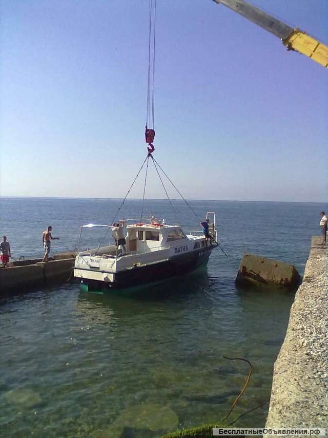 Стеклопластиковый катер