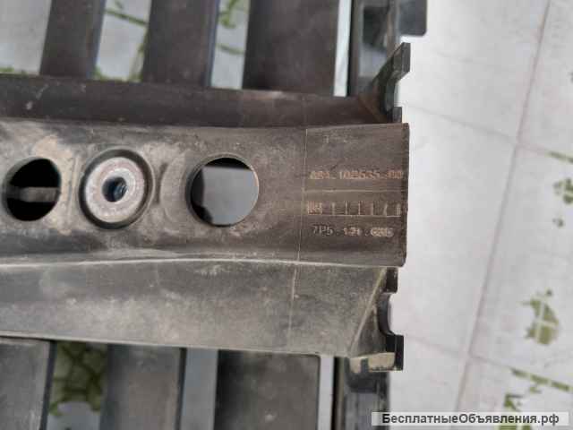 Воздуховод радиатора (Жалюзи) для Порше Кайен. Porsche Cayenne 958.