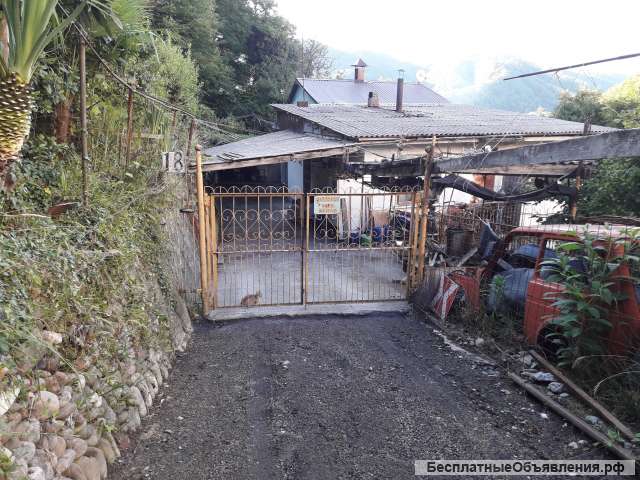 Участок и строение