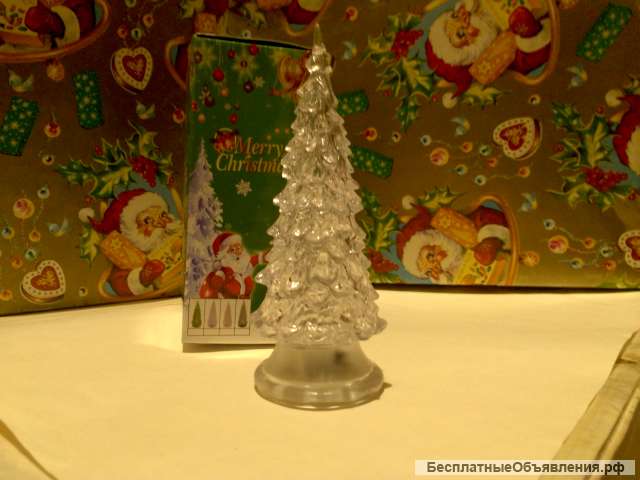 Ёлка 15 см с разноцветной подсветкой пластик новая