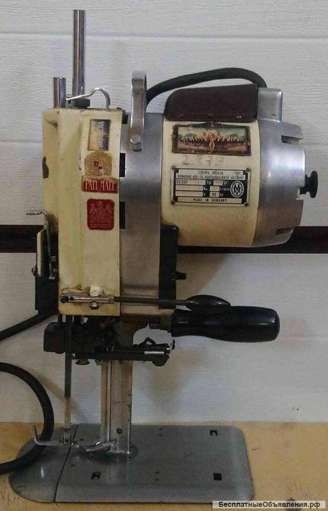 Раскройный сабельный нож Csepel CS 532