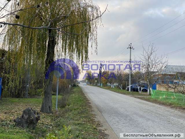 Земельный участок площадью 900 кв. м.