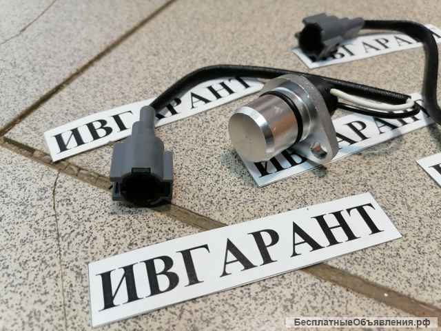 4265372 Датчик оборотов 4265372