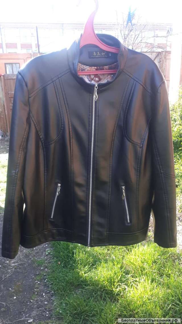 Женская куртка из искусственной кожи