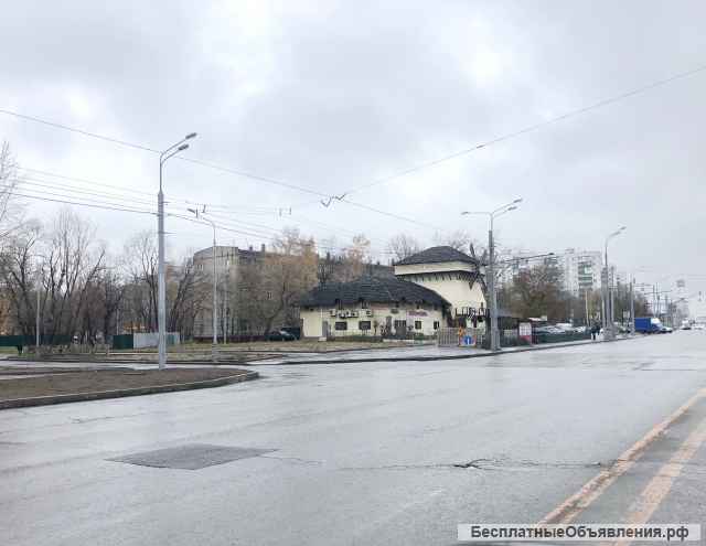 Здание рядом с метро Окская