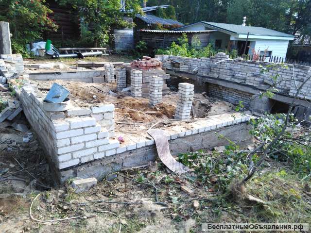 Демонтаж старых ветхих пристроек, домов, зданий