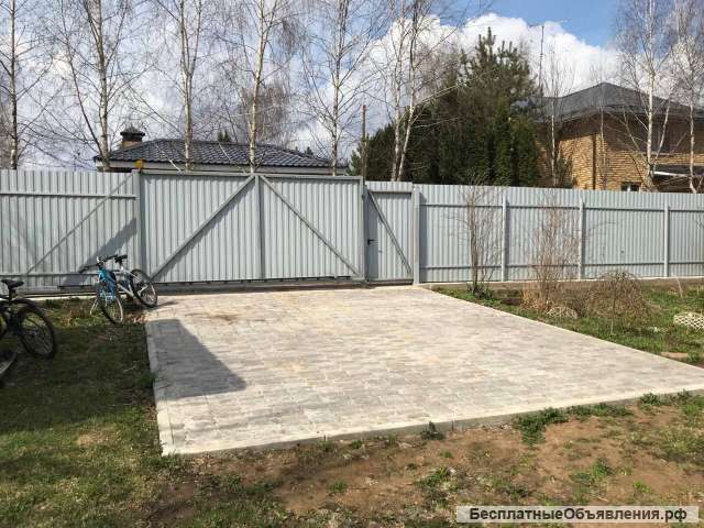 Дом в жилой деревне у водохранилища. Пмж. Рядом лес