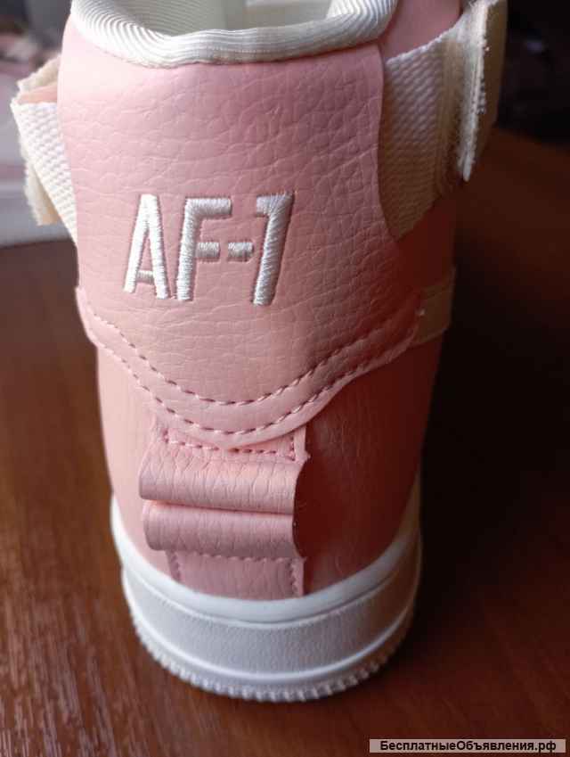 Кроссовки женские новые Nike 38-39 разм