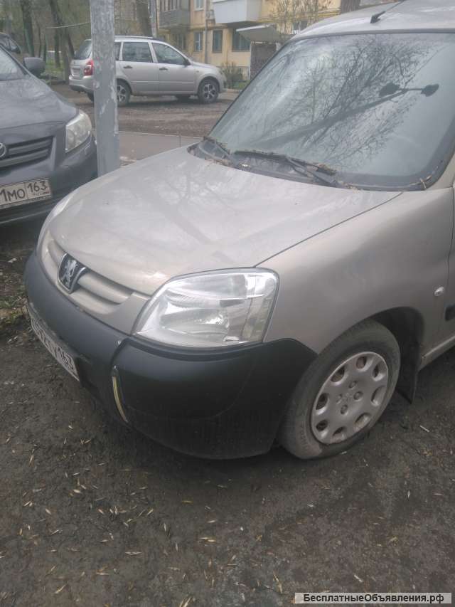 Peugeot Partner 2010 года Компактвэн
