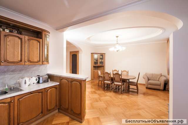 Сдается 4-х комн.кв. в центре Петербурга от собственника без комиссии