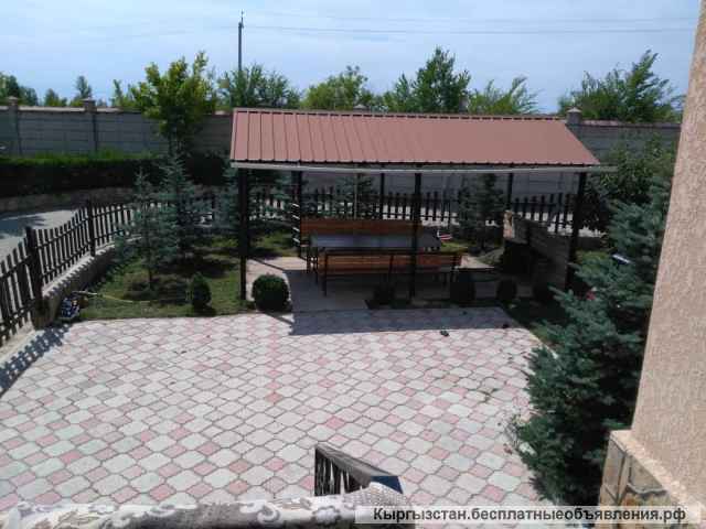 Коттедж на Иссык-Куле, Чолпон-Ата, 191 кв.м., 4 сотки, 3 этажа