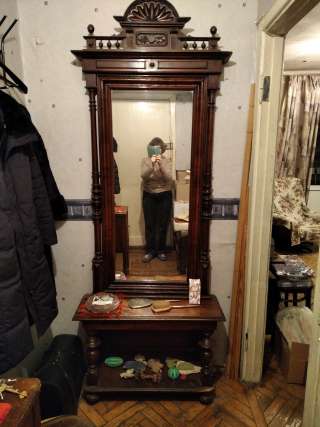 Старинное большое зеркало