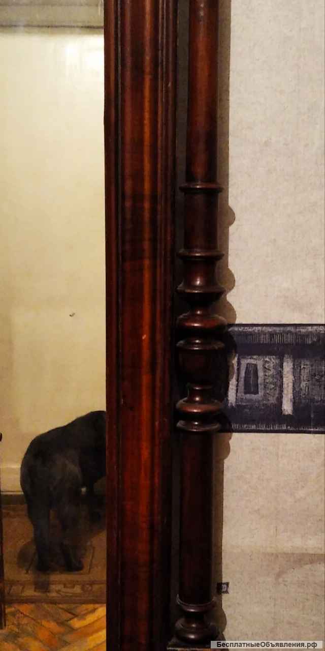 Старинное большое зеркало