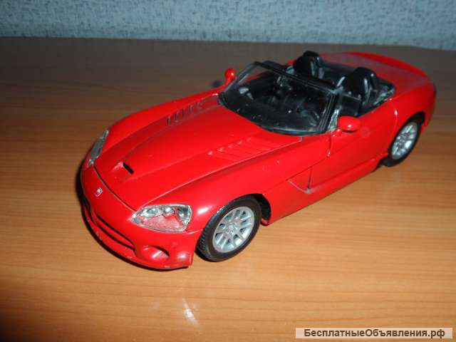 Машинка Dodge 1/18