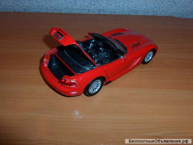 Машинка Dodge 1/18