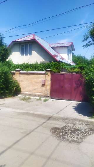 Дом с мансардой