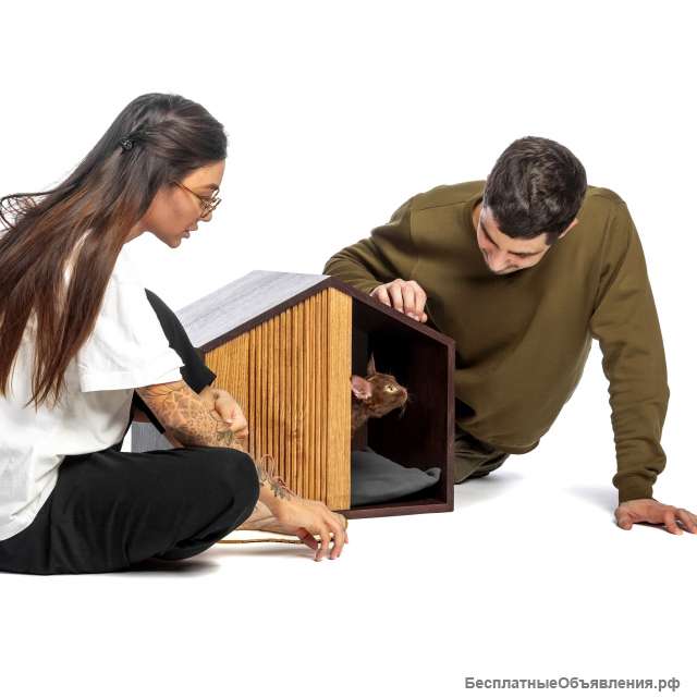 Домики и лежанки для кошек и собак