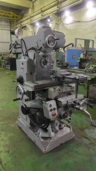 Широкоуниверсальный фрезерный станок 6д81ш