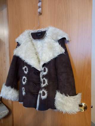 Искусственная дубленка коричневая с белым искусственным мехом женская L4012