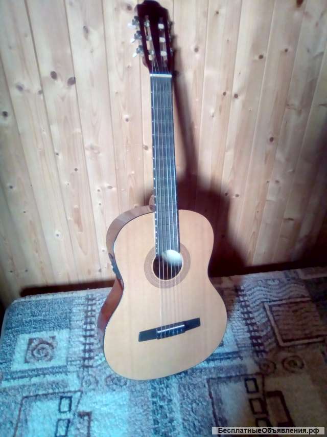 Классическая HOHNER HC-06