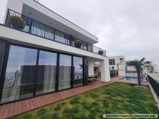 Дом с панорамным видом на море в элитном районе