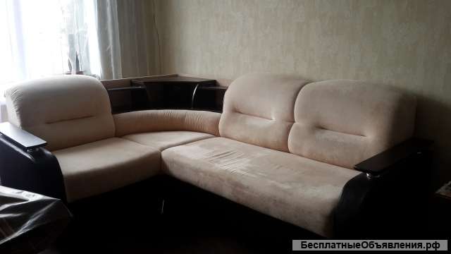 Угловой диван с баром
