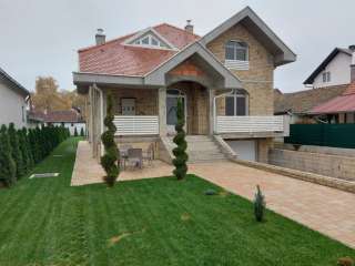 Новый роскошный дом в центре Инджии - Сербия