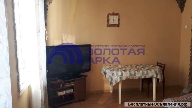 Добротный, кирпичный, большой дом на земельном участке в курортном пос.Сенной