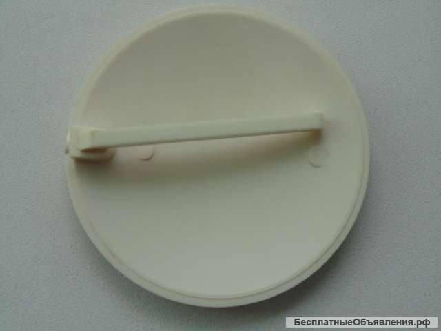 Значок Советско - Швейцарское предприятие Сервеко. пластик