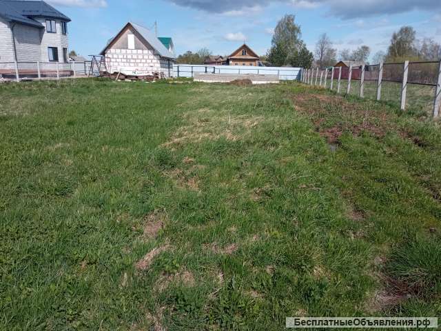 Участок с гараже и фундаментом