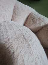 Меховый лежак для кошек и собак