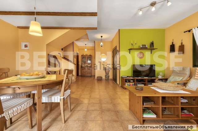 Великолепный дом с видом на море и горы