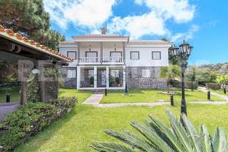 Независимая хижина мечты с большим садом