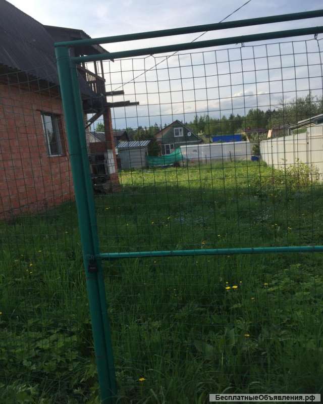 Кирпичный дом в большом с/т у леса. Недалеко река, ж/д станция